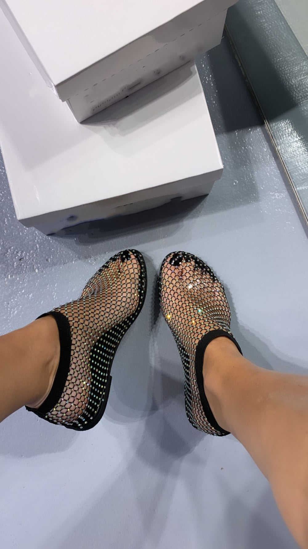 Modieuze glanzende sandalen 